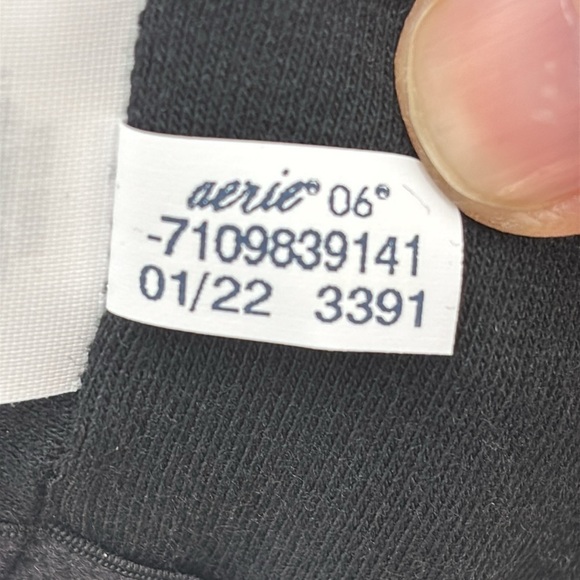 Aerie Ribbed Black Strappy Crop Top with lace detail size Medium NWT - Picture 10 of 11